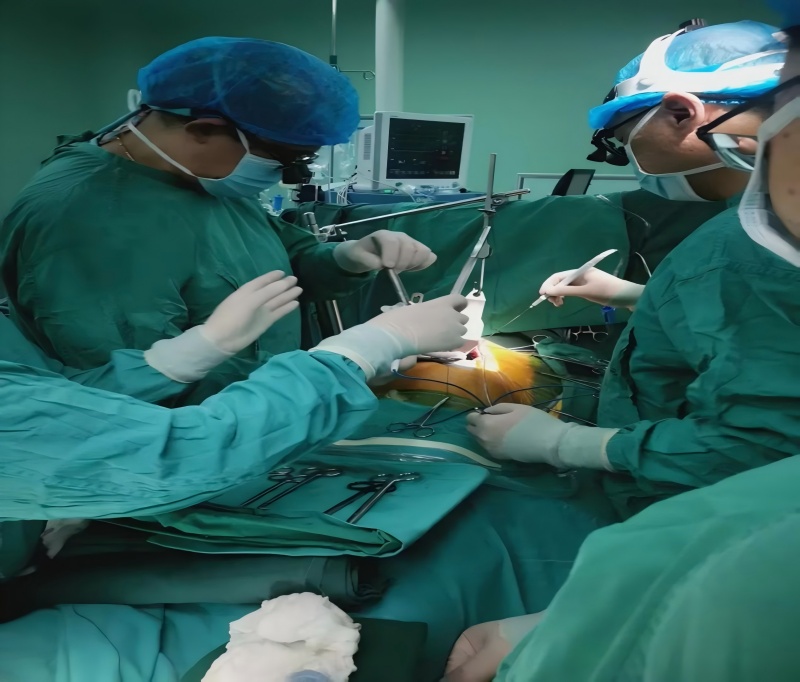 微创多支搭桥：小切口为复杂冠心病患者打通“生命通道”